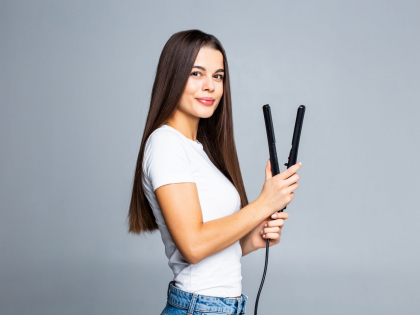 What You Need to Know Before Straightening Your Hair